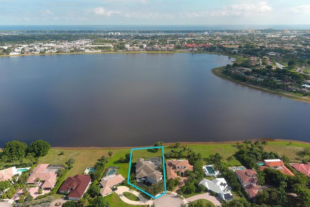 6 Cloister Circle, West Palm Beach, FL 33401