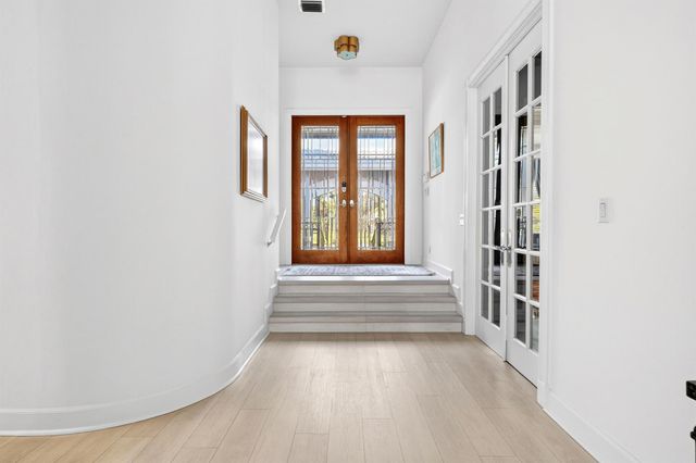 6 Cloister Circle, West Palm Beach, FL 33401