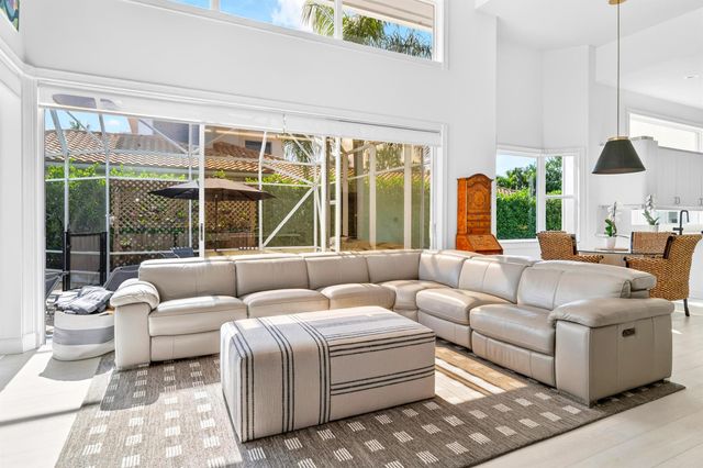 6 Cloister Circle, West Palm Beach, FL 33401