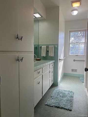 2507 Carlyle Drive, Kalamazoo, MI 49008