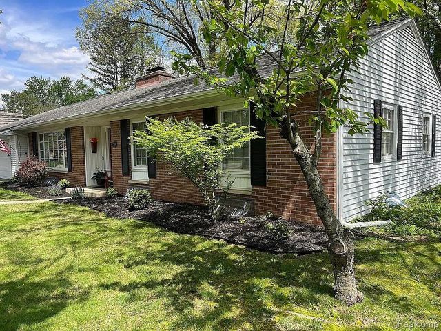 2507 Carlyle Drive, Kalamazoo, MI 49008