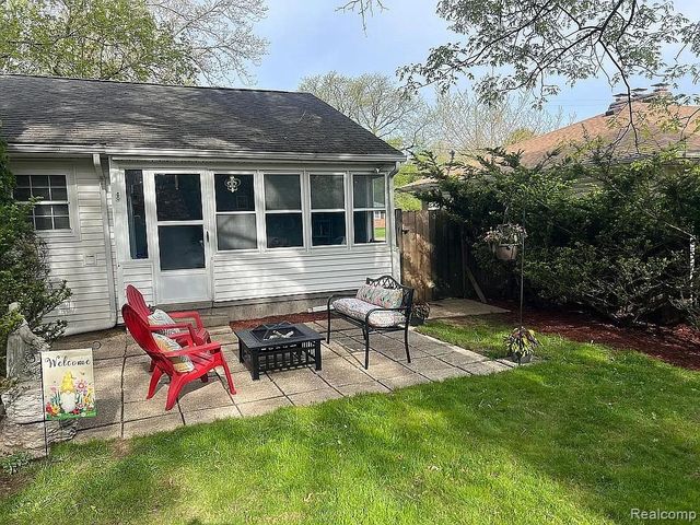 2507 Carlyle Drive, Kalamazoo, MI 49008