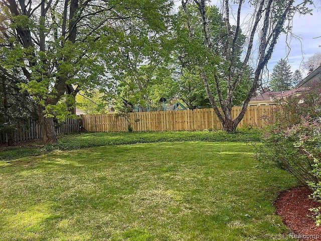 2507 Carlyle Drive, Kalamazoo, MI 49008