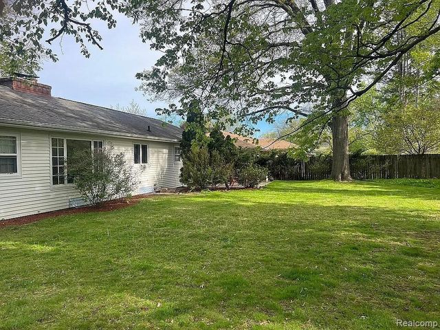 2507 Carlyle Drive, Kalamazoo, MI 49008
