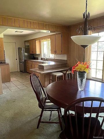 2507 Carlyle Drive, Kalamazoo, MI 49008
