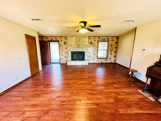 318 County Road Se 4265, Mount Vernon, TX 75457