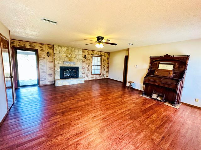 318 County Road Se 4265, Mount Vernon, TX 75457