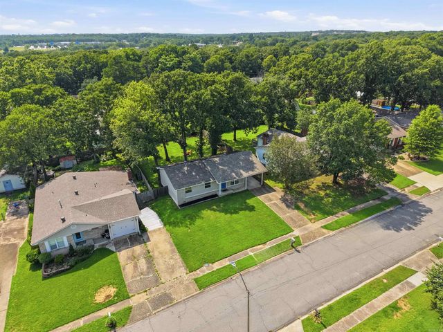 9119 Woodbine St, Sherwood, AR 72120