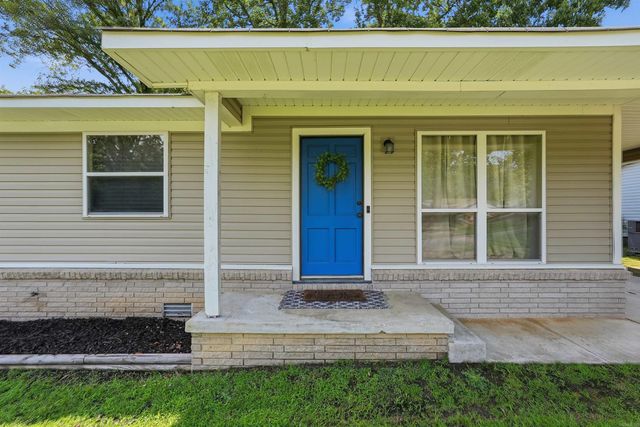 9119 Woodbine St, Sherwood, AR 72120