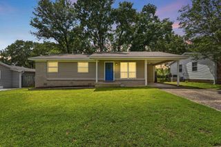 9119 Woodbine St, Sherwood, AR 72120