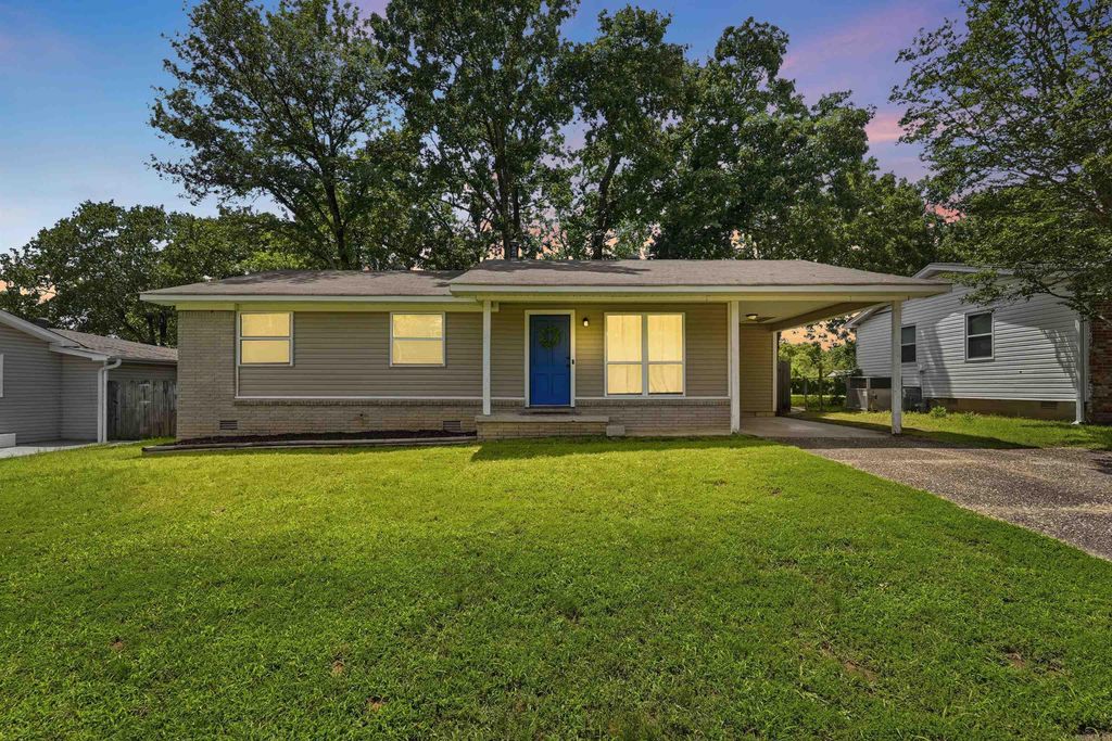 9119 Woodbine St, Sherwood, AR 72120