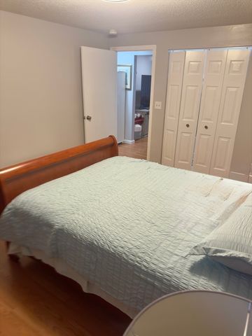 1400 Skyline Dr 3, Lowell, MA 01854