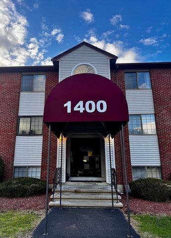 1400 Skyline Dr 3, Lowell, MA 01854