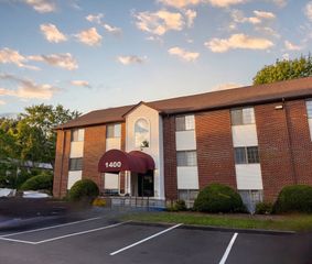 1400 Skyline Dr 3, Lowell, MA 01854