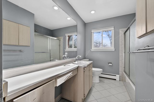 8 Stern Court, Huntington Station, NY 11746