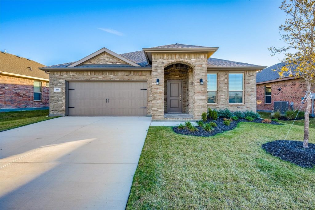 254 Lunayena Road, Rhome, TX 76078