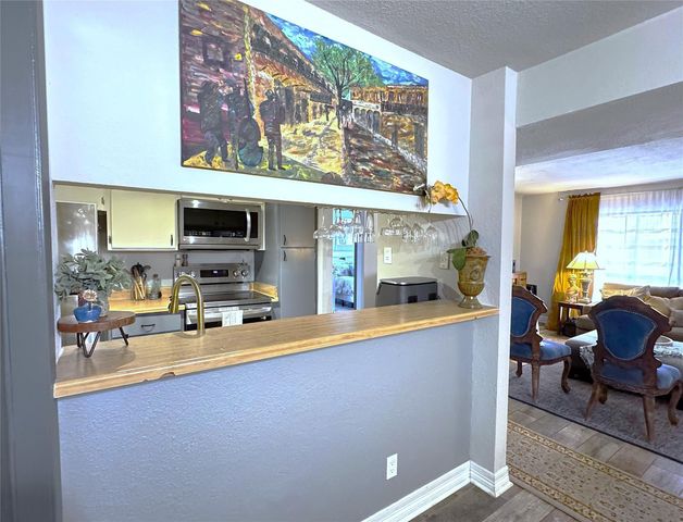 10110 Forum West Dr Drive 421, Houston, TX 77036