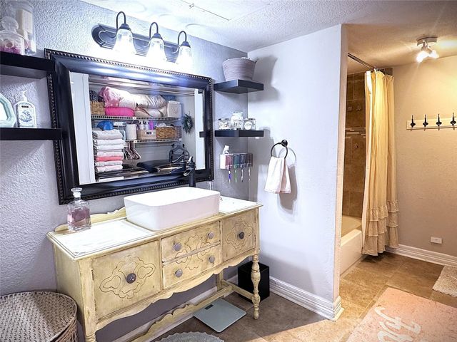 10110 Forum West Dr Drive 421, Houston, TX 77036