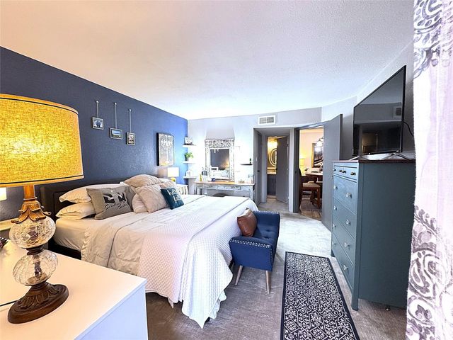 10110 Forum West Dr Drive 421, Houston, TX 77036