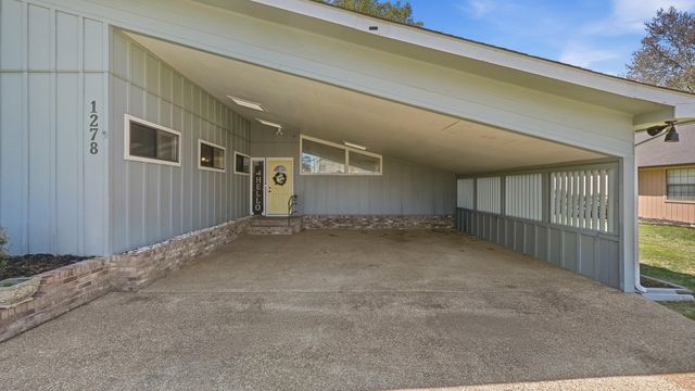 1278 Village Green Drive, Hixson, TN 37343