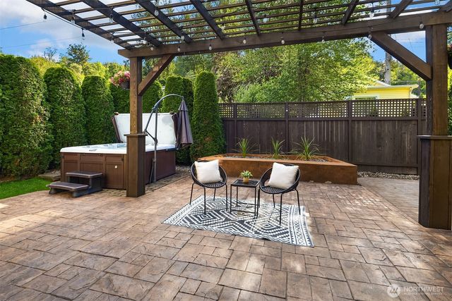 5944 26th Avenue SW, Seattle, WA 98106