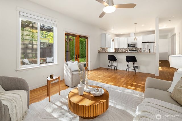 5944 26th Avenue SW, Seattle, WA 98106