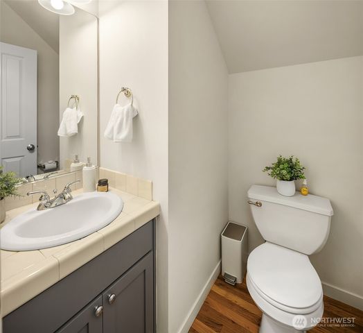 5944 26th Avenue SW, Seattle, WA 98106