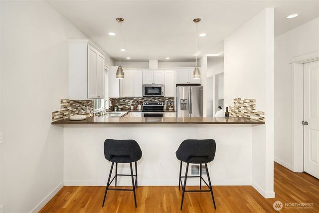 5944 26th Avenue SW, Seattle, WA 98106