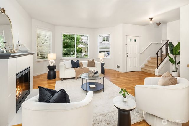 5944 26th Avenue SW, Seattle, WA 98106