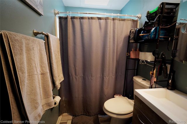 1017 N East Street, Fenton, MI 48430