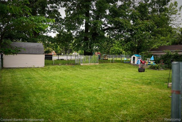 1017 N East Street, Fenton, MI 48430