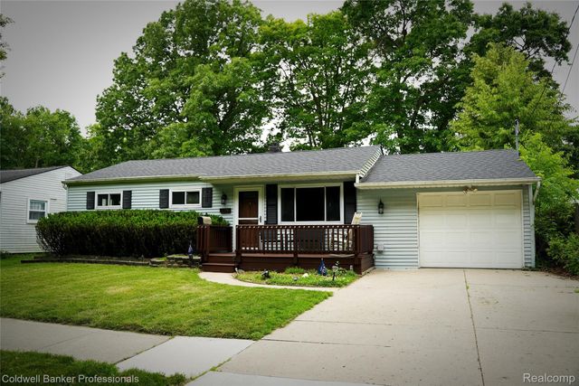 1017 N East Street, Fenton, MI 48430