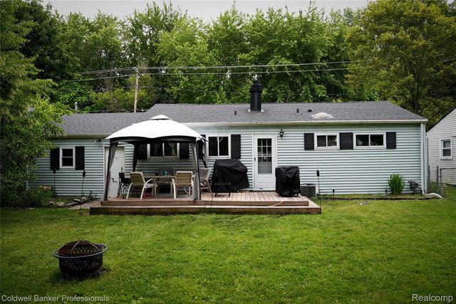 1017 N East Street, Fenton, MI 48430