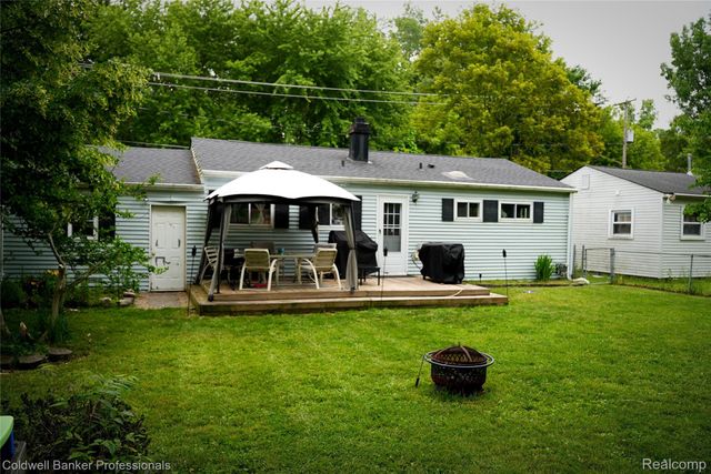 1017 N East Street, Fenton, MI 48430