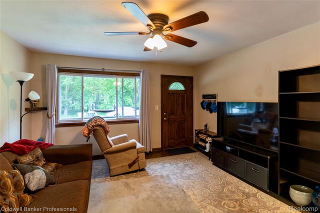1017 N East Street, Fenton, MI 48430