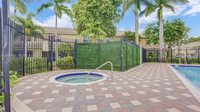 340 SW 121st Terrace 340, Pembroke Pines, FL 33025
