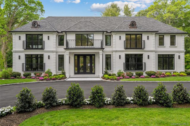 12 Quaker Ridge Drive, Brookville, NY 11545