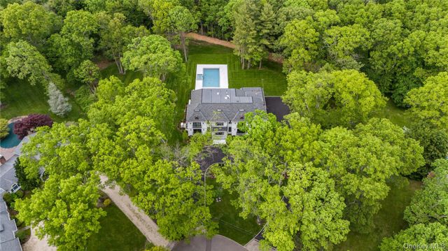 12 Quaker Ridge Drive, Brookville, NY 11545