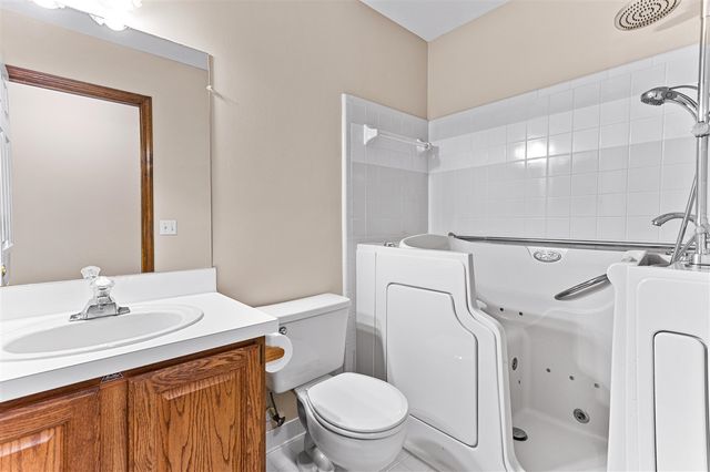 13711 Maple Grove Avenue 35, Shelby Twp, MI 48315