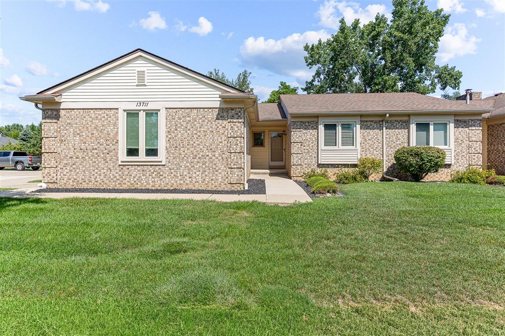 13711 Maple Grove Avenue 35, Shelby Twp, MI 48315