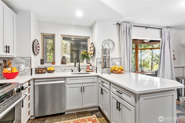 54 A Honeycomb, Bellingham, WA 98229