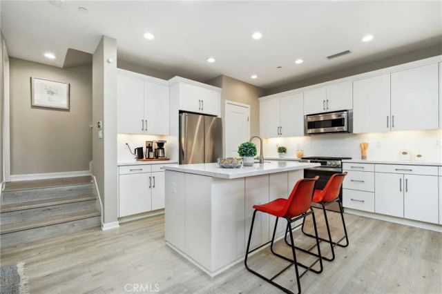 121 Excursion, Irvine, CA 92618