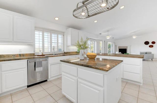 2449 Trails End, Fallbrook, CA 92028