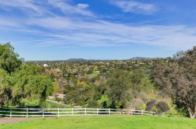 2449 Trails End, Fallbrook, CA 92028