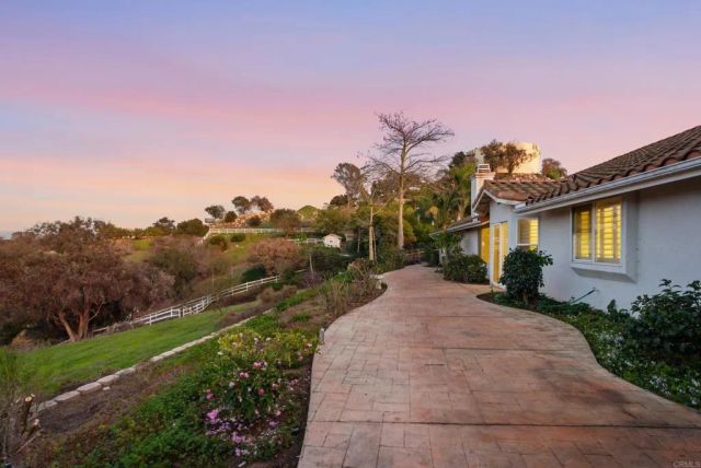 2449 Trails End, Fallbrook, CA 92028