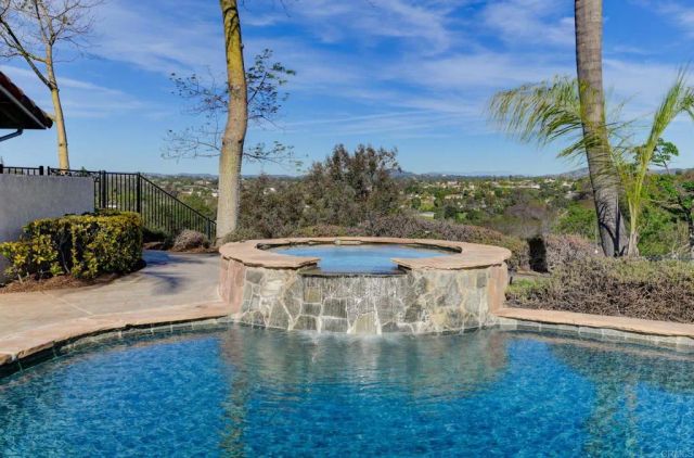 2449 Trails End, Fallbrook, CA 92028