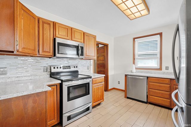 611 N 8th Street, Mitchell, IN 47446