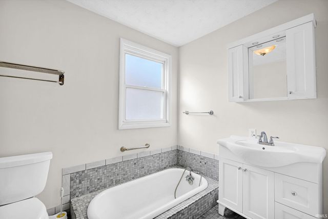 611 N 8th Street, Mitchell, IN 47446