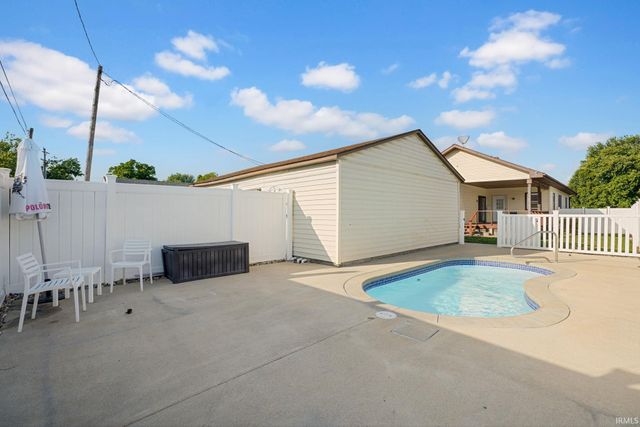 611 N 8th Street, Mitchell, IN 47446