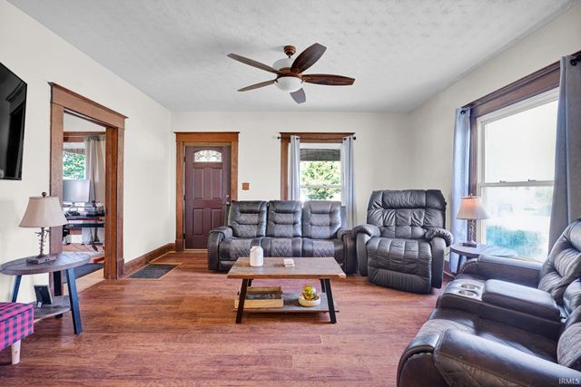 611 N 8th Street, Mitchell, IN 47446
